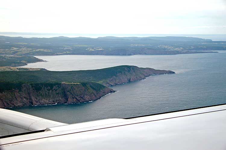 Nwfndlnd_001_flying_in1