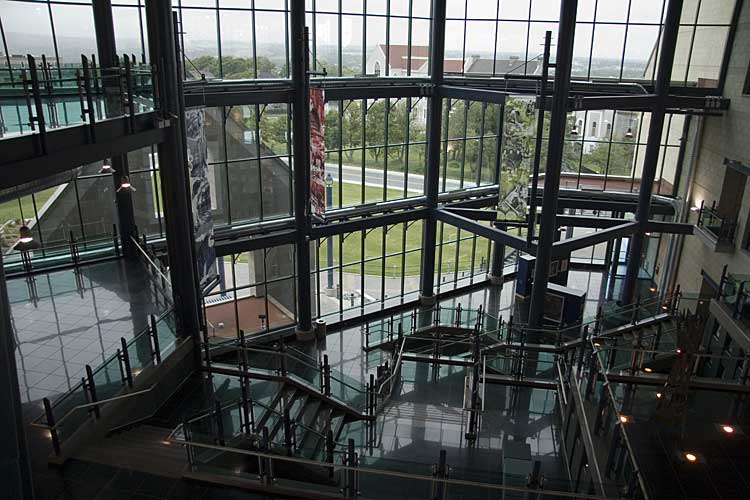 Nwfndlnd_058_city-therooms7